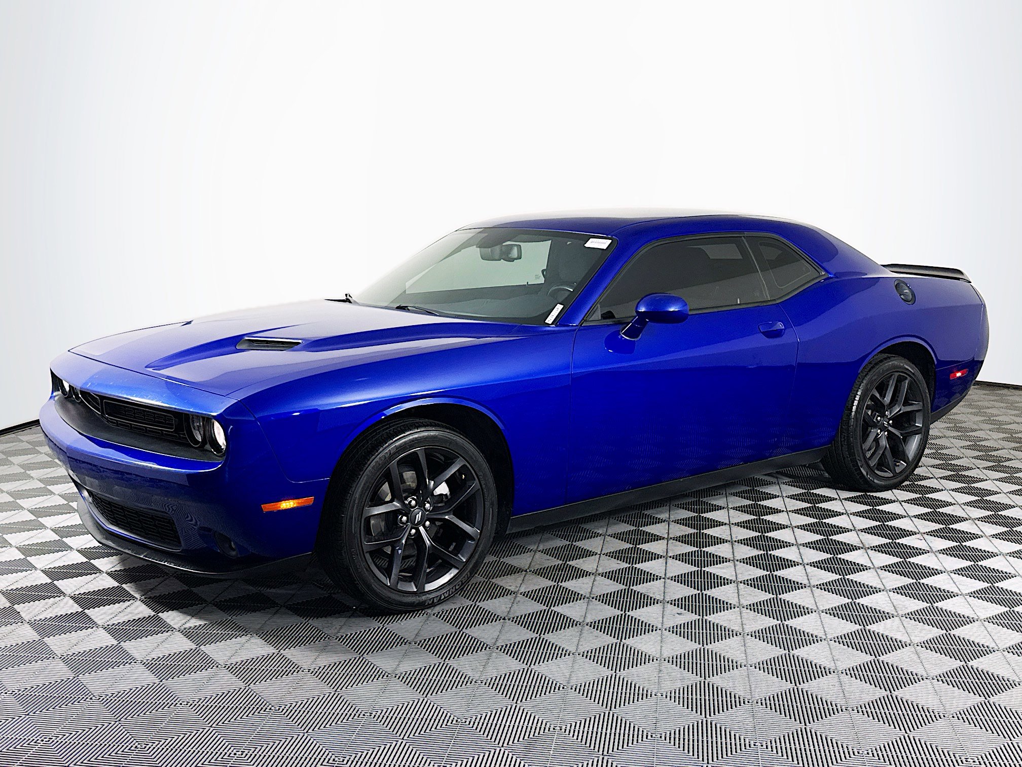 Used 2021 Dodge Challenger SXT w/ Blacktop Package RWD image 4