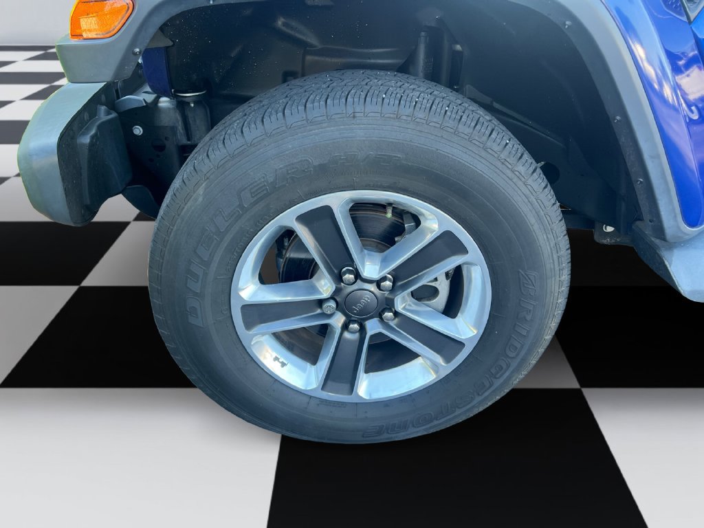 Used 2018 Jeep Wrangler Unlimited Sahara AWD/4WD image 14