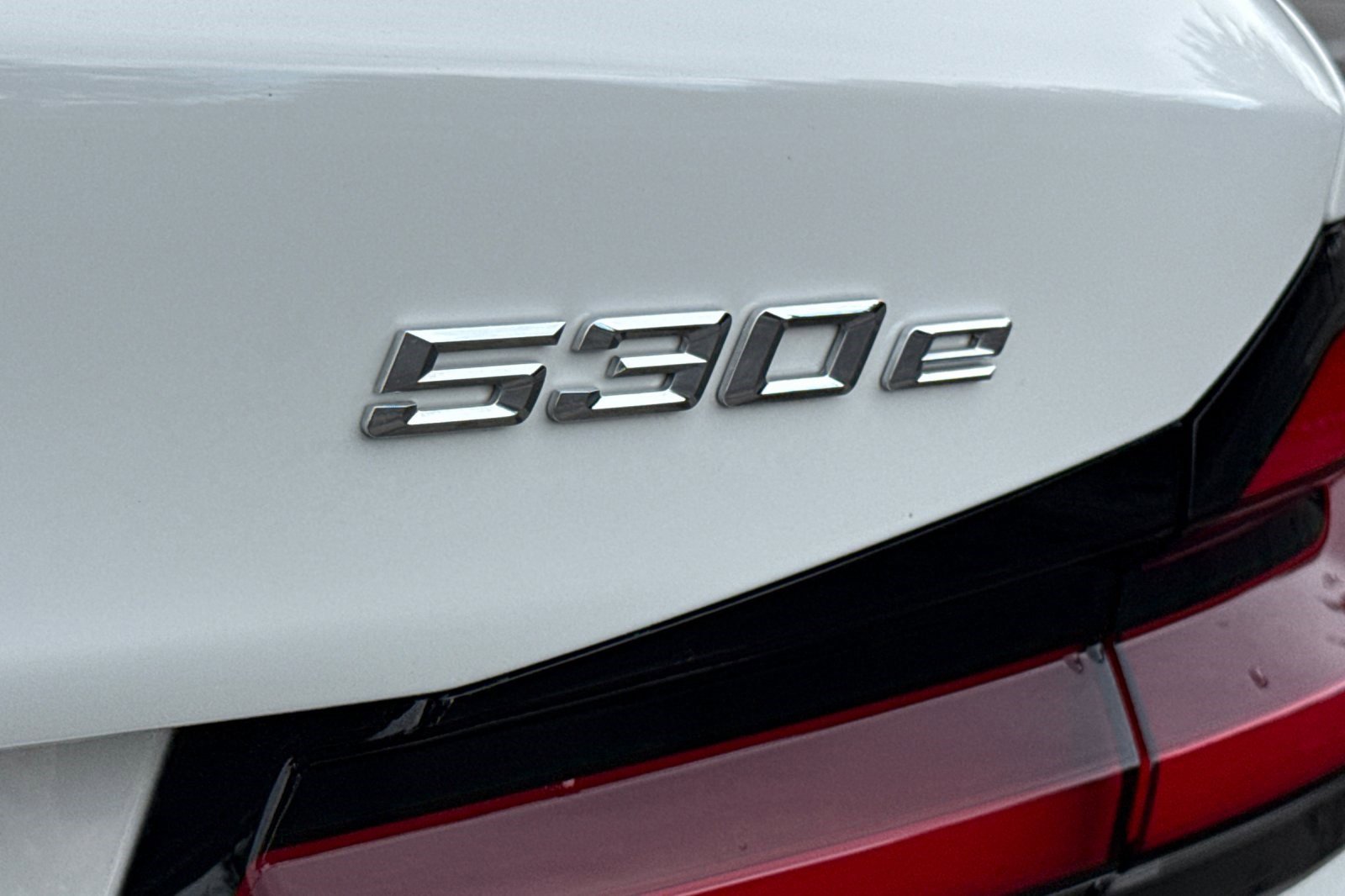 Certified 2023 BMW 530e w/ Premium Package image 38