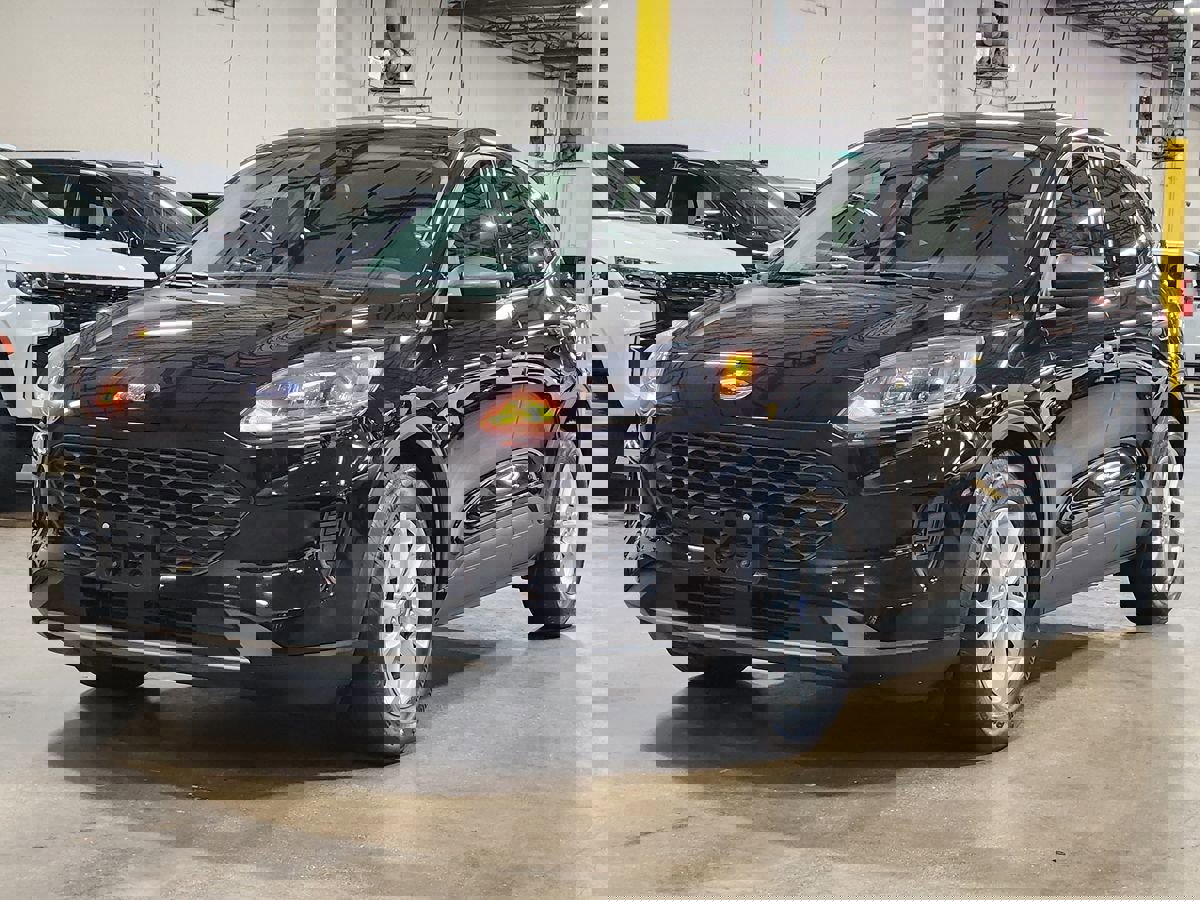 Used 2022 Ford Escape S image 4