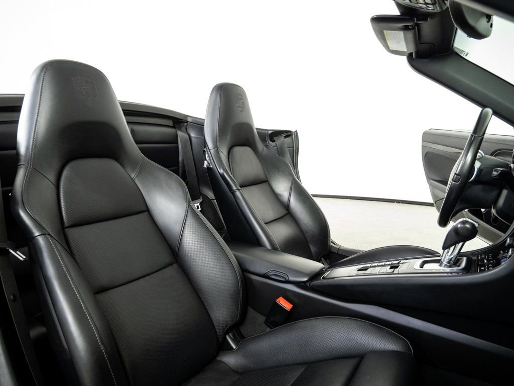 Used 2015 Porsche 911 Turbo S image 21