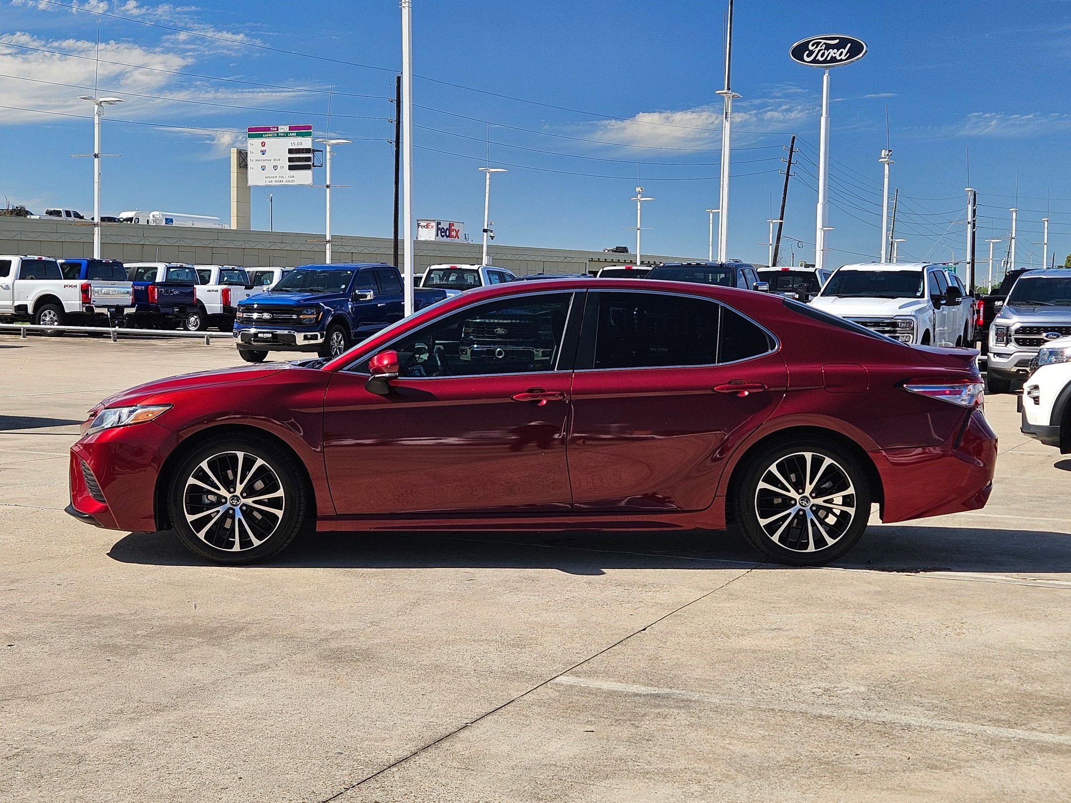 Used 2018 Toyota Camry SE w/ Convenience Package image 7