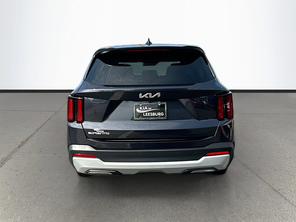 Certified 2025 Kia Sorento LX FWD image 6