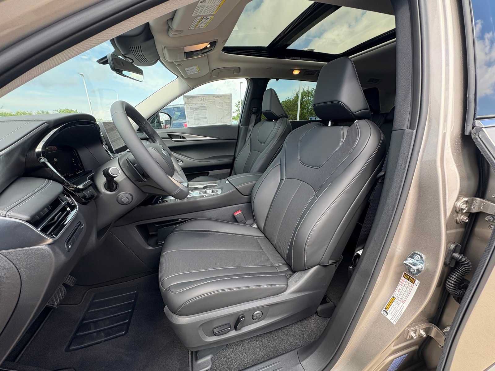 New 2026 INFINITI QX60 Luxe w/ Cargo Package AWD/4WD image 15