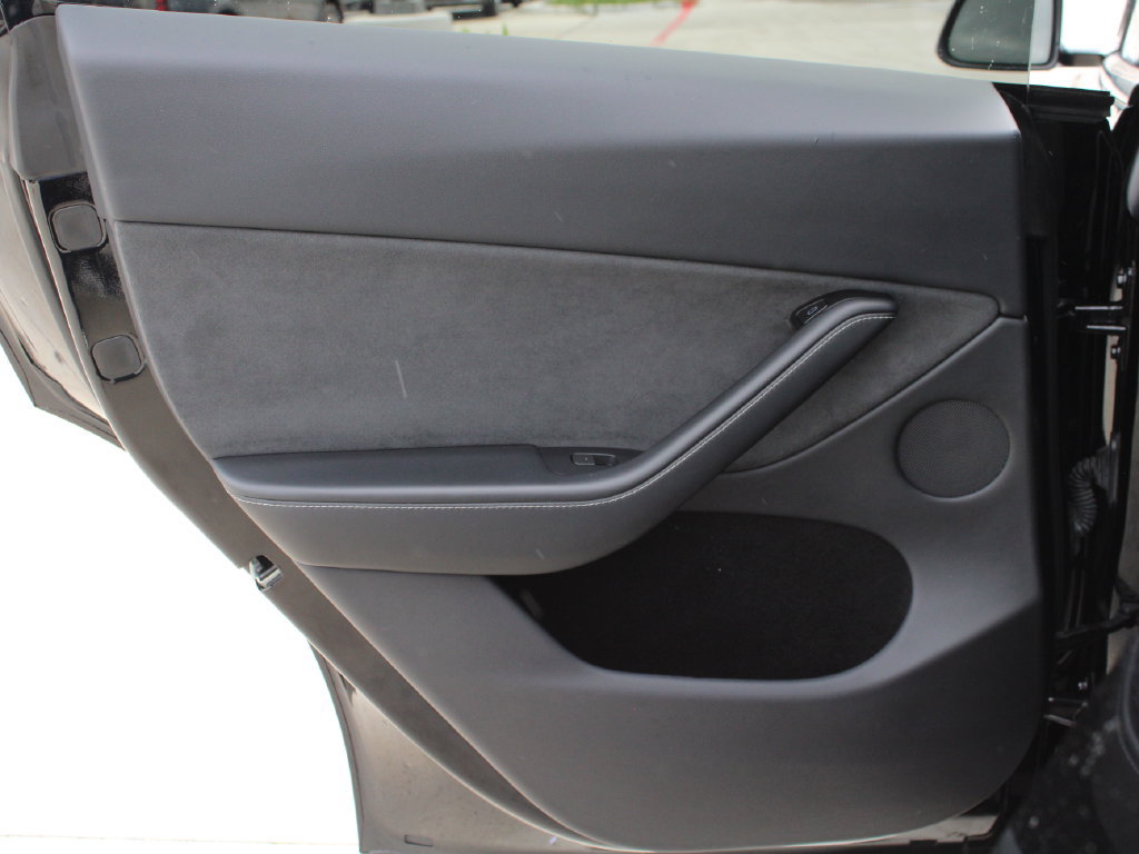 Used 2024 Tesla Model Y Performance AWD/4WD image 26