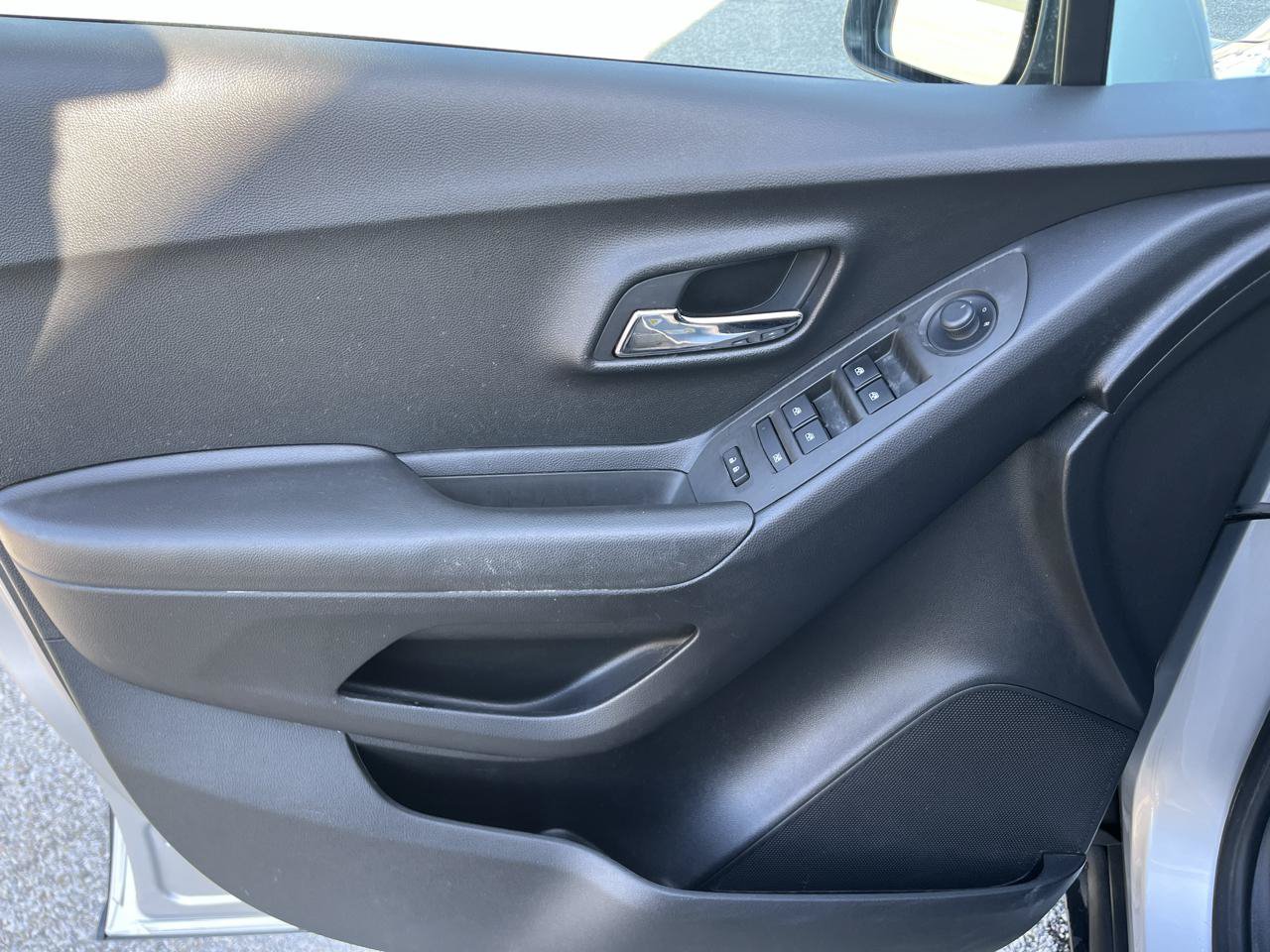 Used 2017 Chevrolet Trax LS FWD image 21