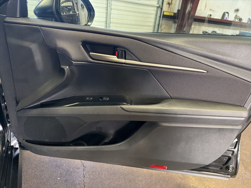 Used 2025 Toyota Camry LE image 24