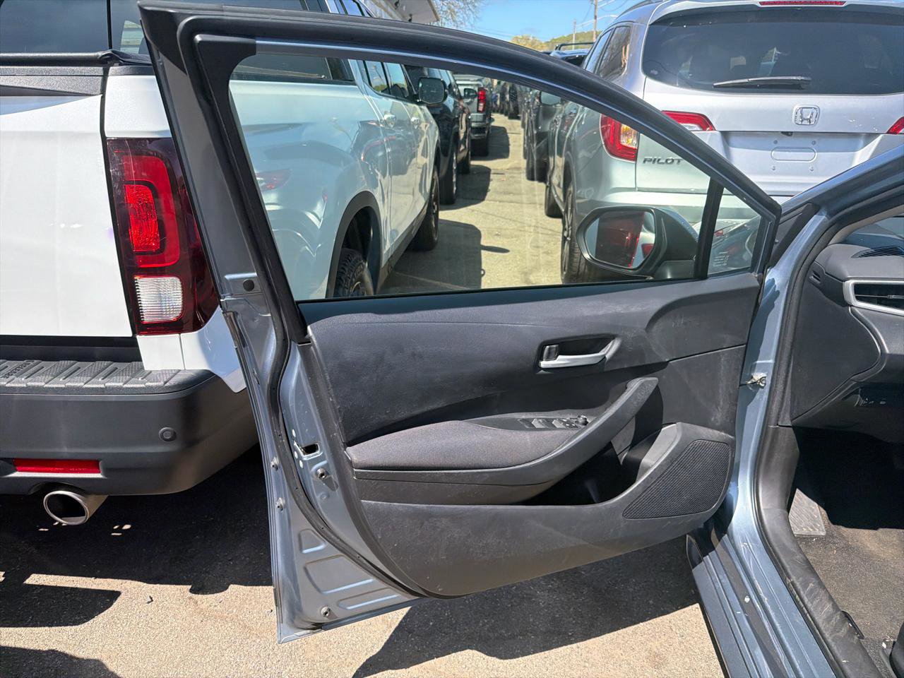 Used 2021 Toyota Corolla LE w/ Carpet Mat Package (TMS) FWD image 15