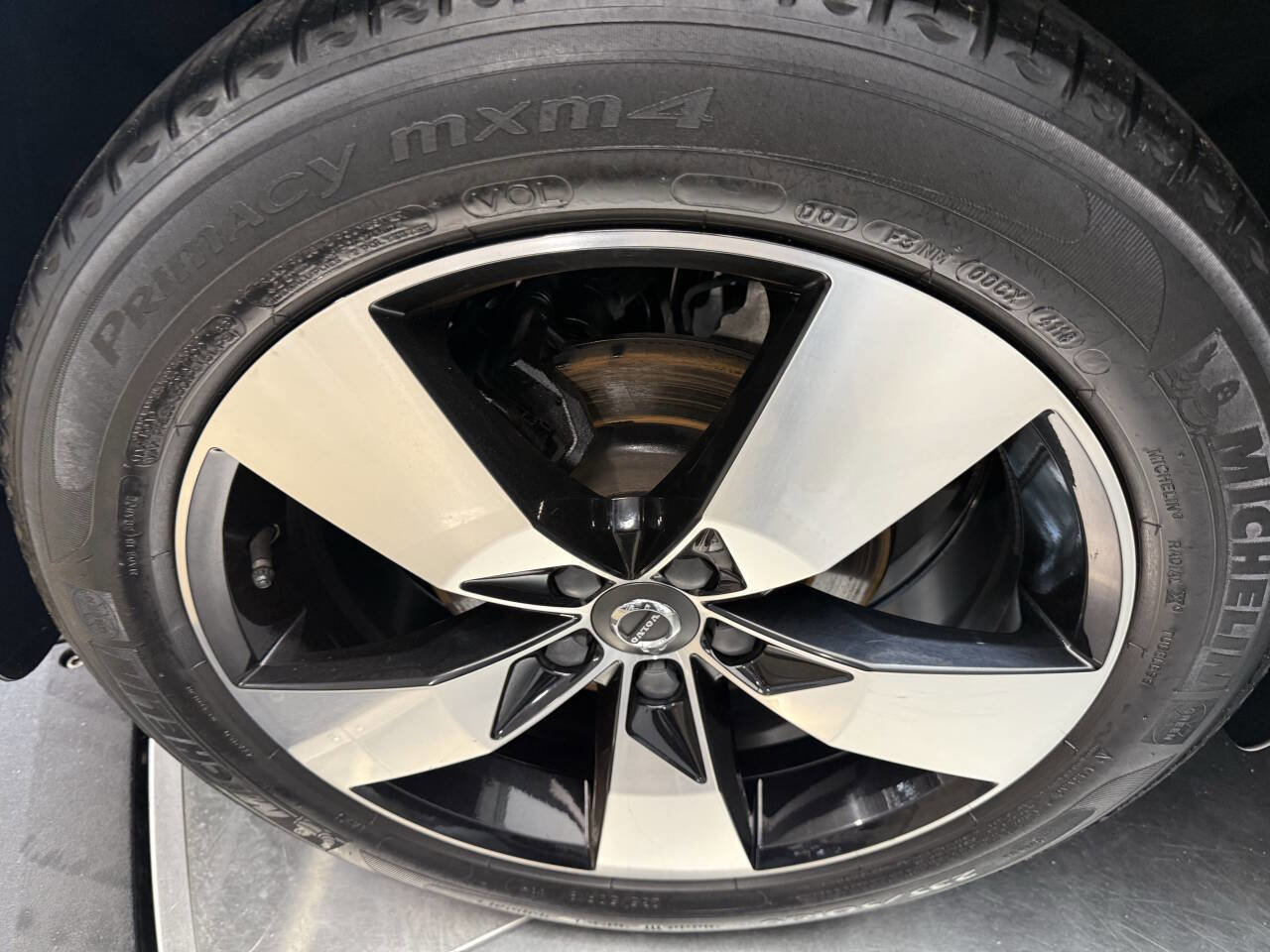 Used 2019 Volvo XC40 T5 Momentum image 29