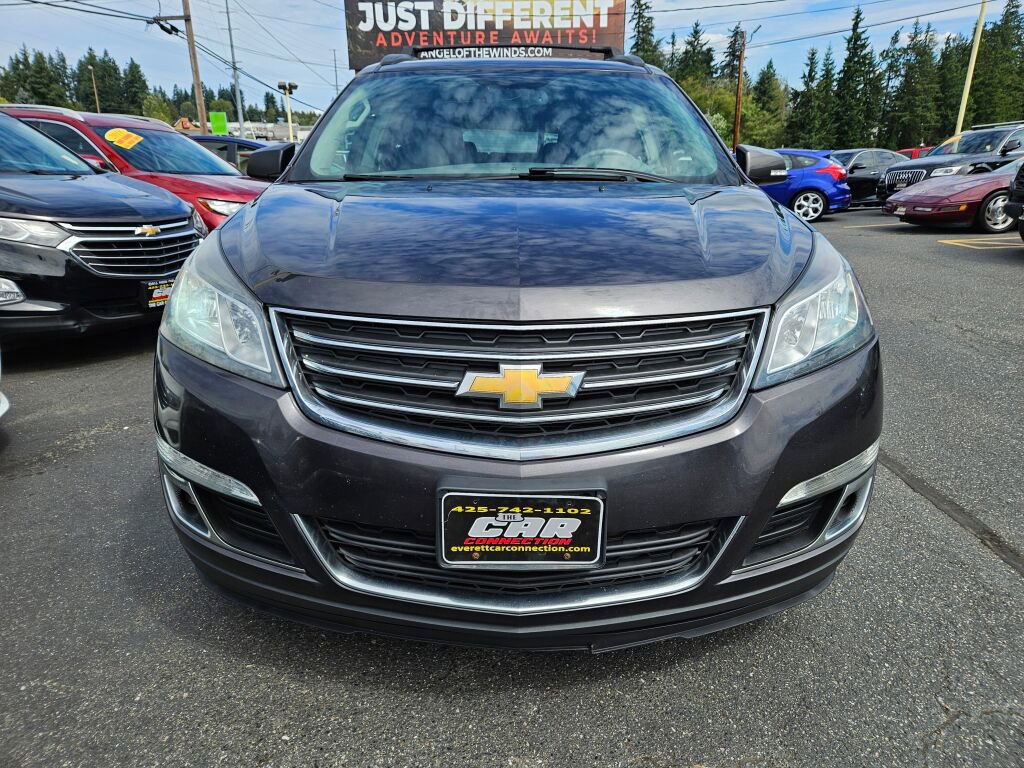 Used 2015 Chevrolet Traverse LT image 2