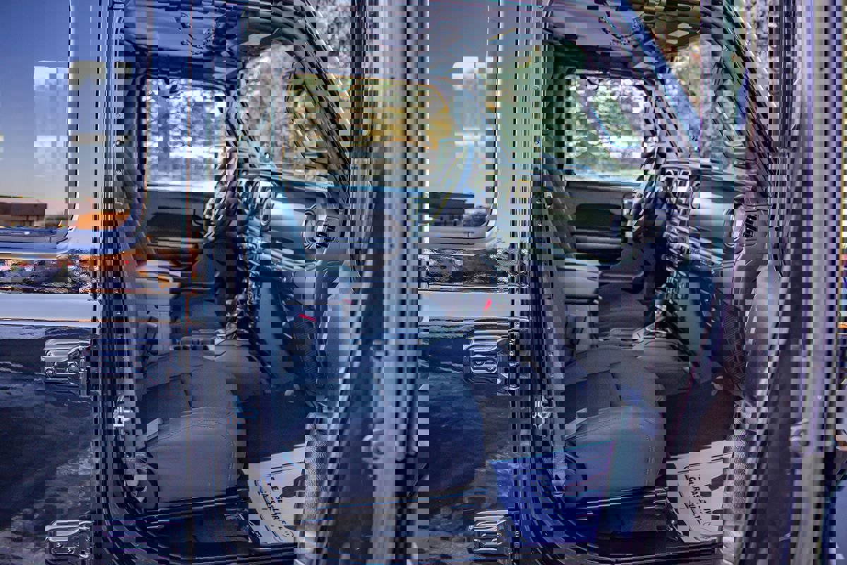 Used 2022 Jeep Wrangler Unlimited Sport image 19