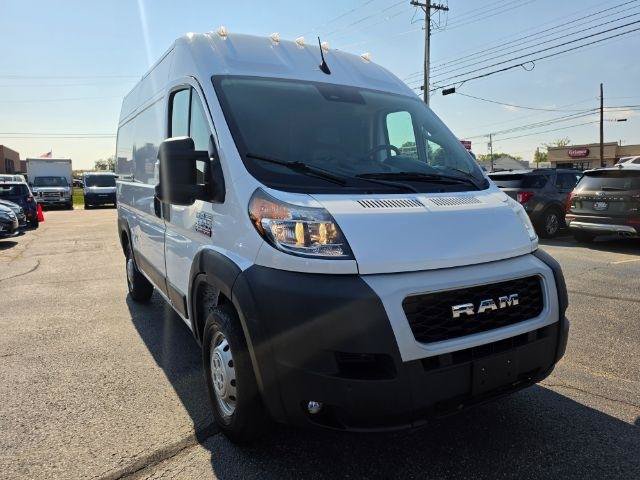 Used 2022 RAM ProMaster 2500 w/ Driver Convenience Group FWD image 4