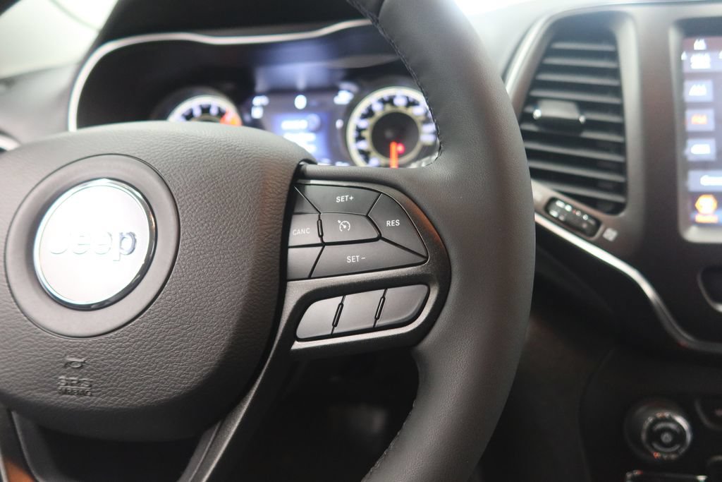 Used 2021 Jeep Cherokee Trailhawk w/ Premium Leather Package AWD/4WD image 23