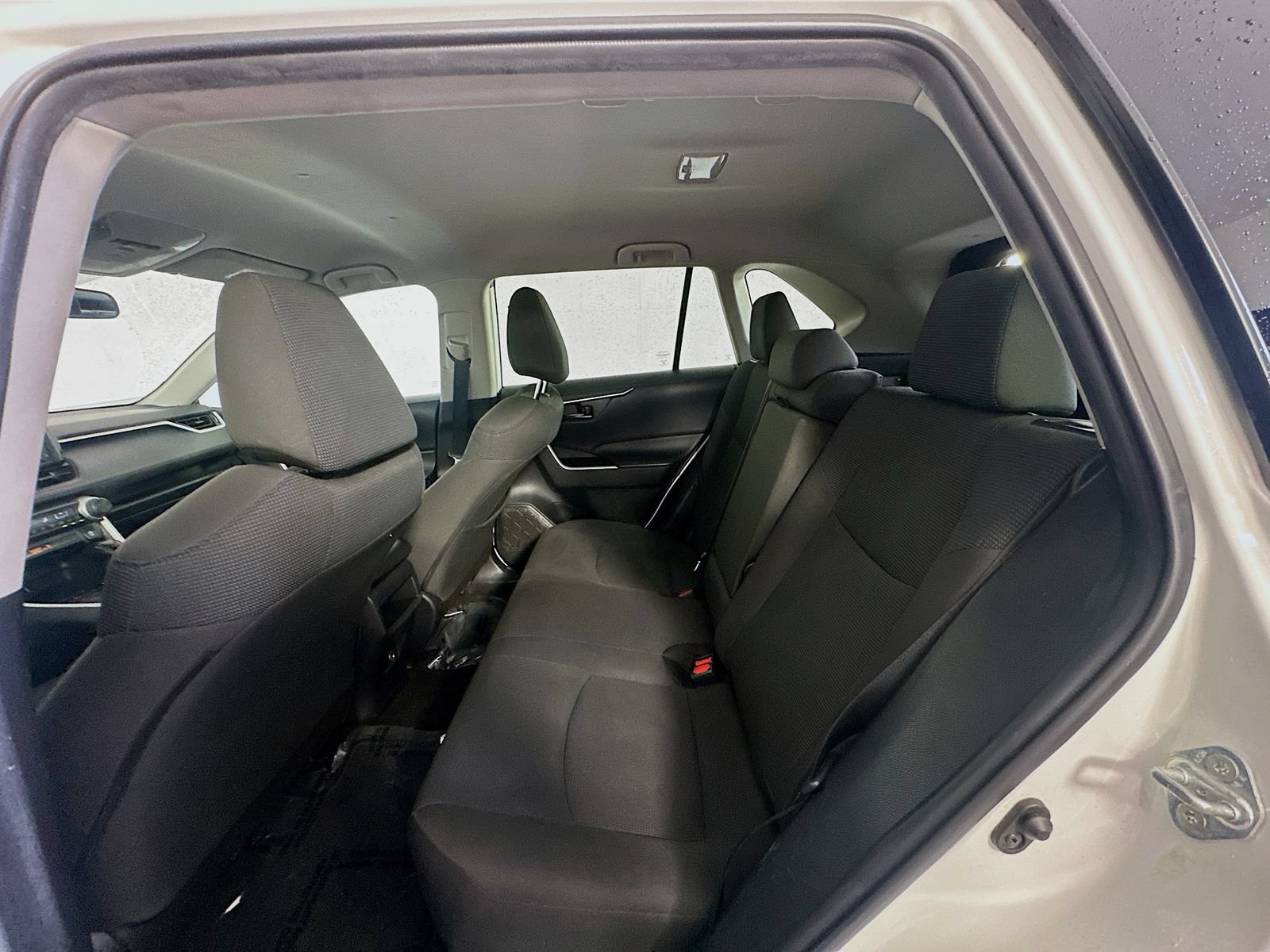 Used 2021 Toyota RAV4 LE AWD/4WD image 22