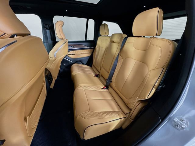 New 2025 Jeep Grand Cherokee Summit w/ Obsidian Package image 29