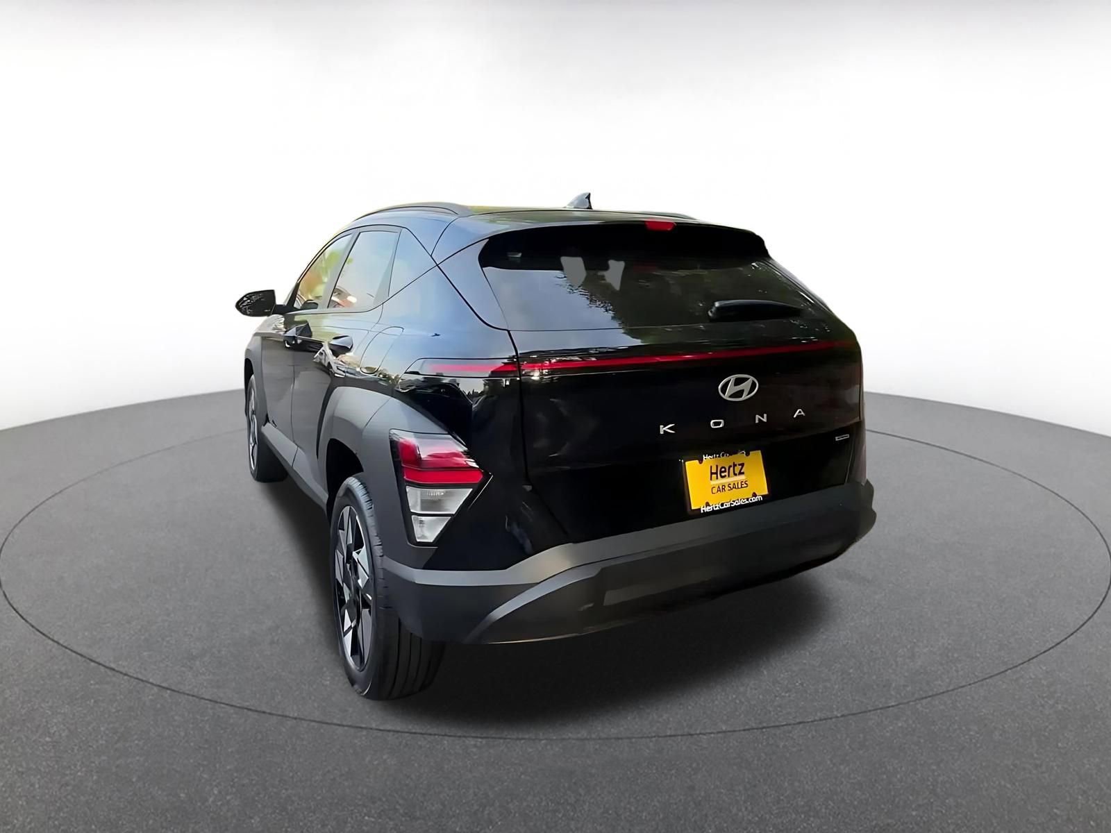 Used 2025 Hyundai Kona SEL image 11