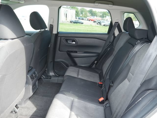 Used 2024 Nissan Rogue SV FWD image 21