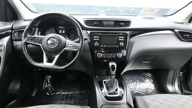 Used 2017 Nissan Rogue Sport SV w/ SV All-Weather Package AWD/4WD image 23