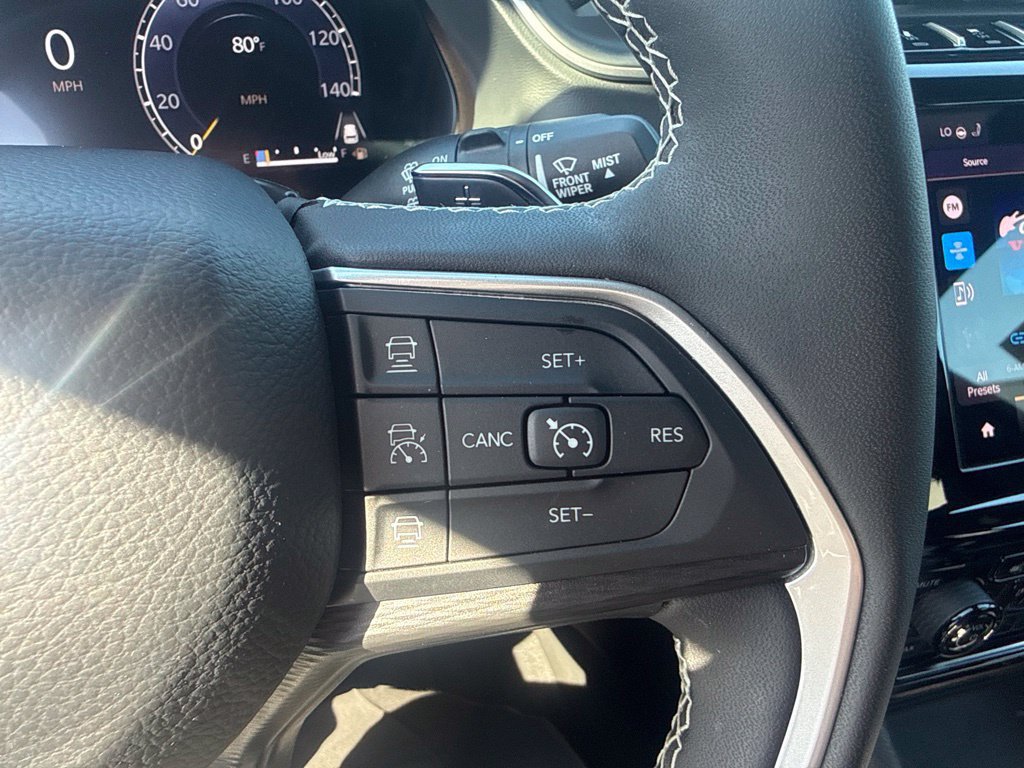 Certified 2025 Jeep Grand Cherokee Altitude AWD/4WD image 21