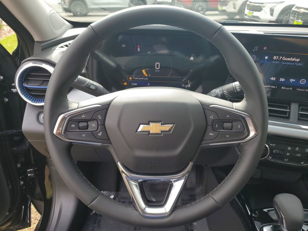 New 2026 Chevrolet Trax LT w/ Sunroof Package image 27