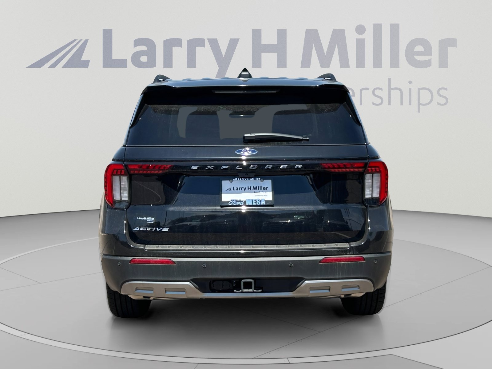 New 2026 Ford Explorer Active w/ Active Comfort Package RWD image 4