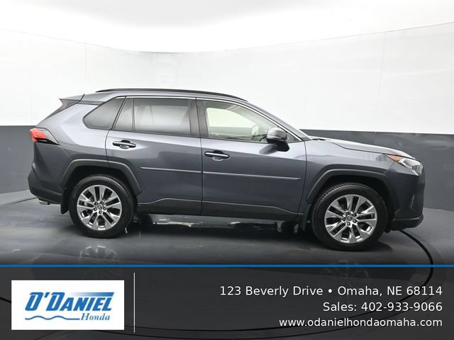 Used 2020 Toyota RAV4 XLE Premium AWD/4WD image 7