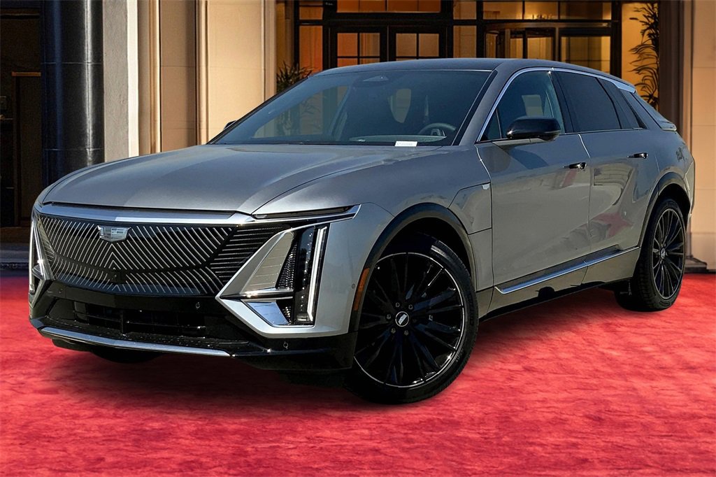 New 2025 Cadillac Lyriq Luxury image 1