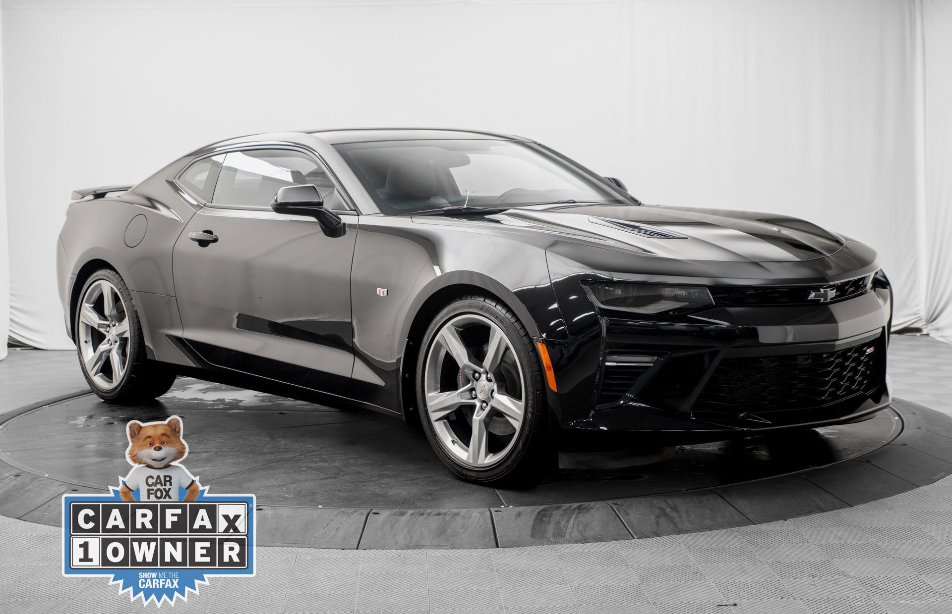 Used 2018 Chevrolet Camaro SS RWD image 9