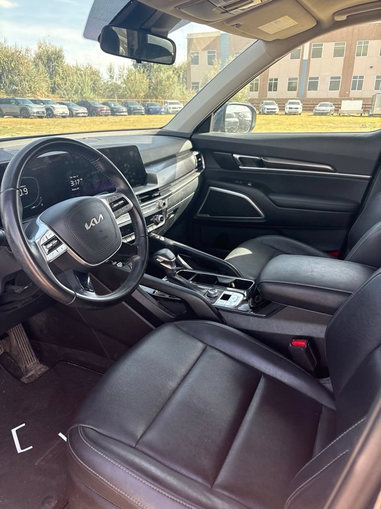 Certified 2023 Kia Telluride S w/ S Sunroof Package AWD/4WD image 9
