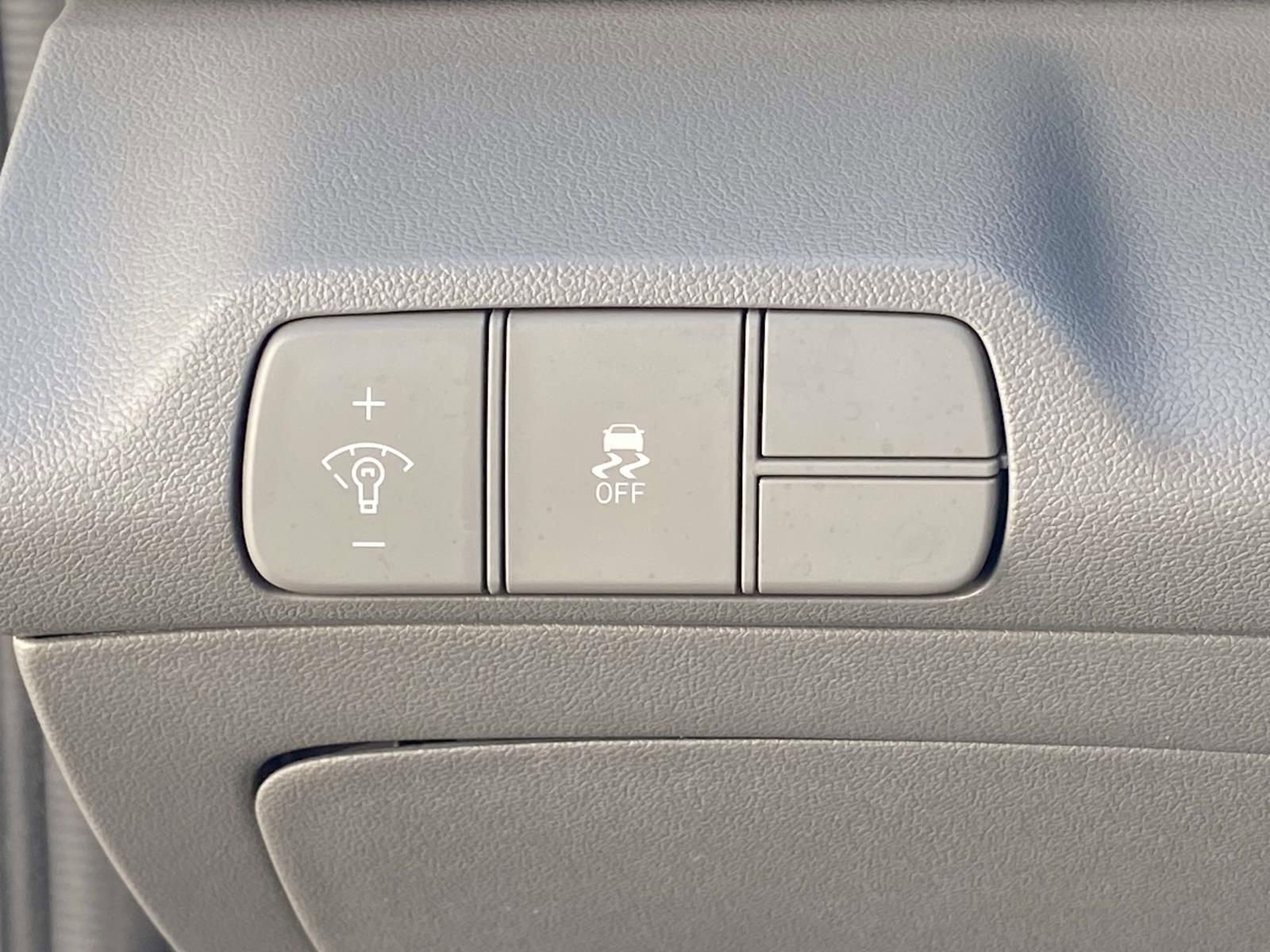 Used 2024 Hyundai Elantra SEL FWD image 18
