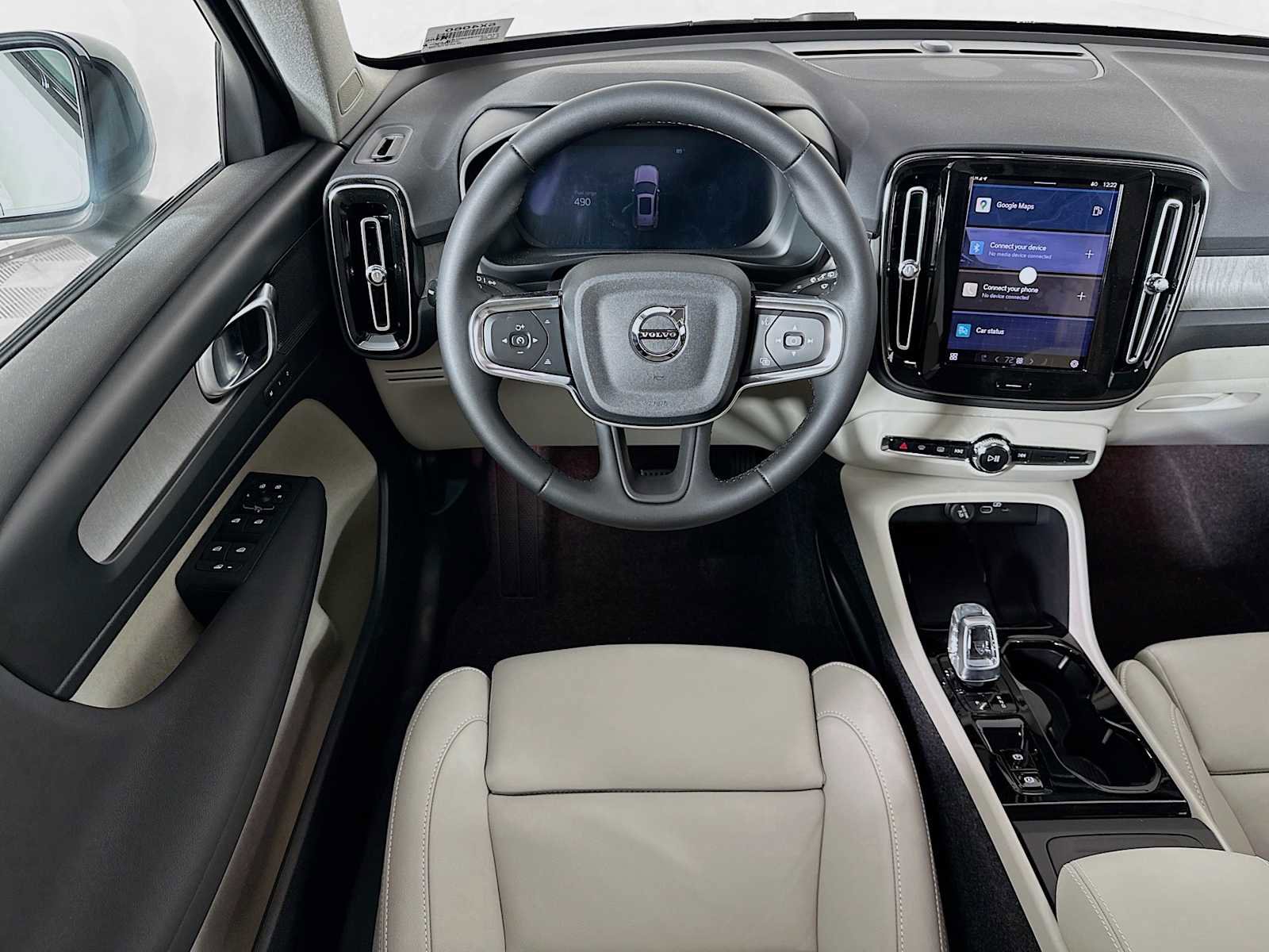 Used 2025 Volvo XC40 B5 Plus w/ Climate Package image 21