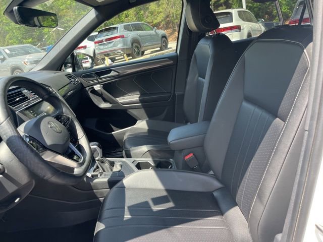 Used 2024 Volkswagen Tiguan SE R-Line image 8