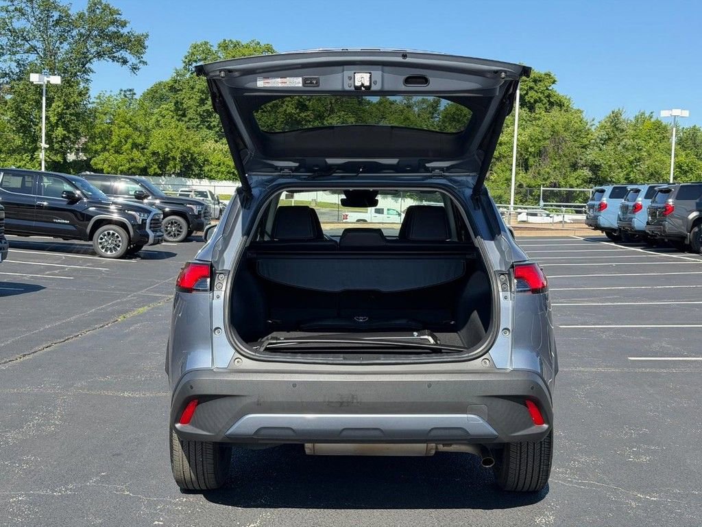 Used 2023 Toyota Corolla Cross XLE w/ Convenience Package AWD/4WD image 4