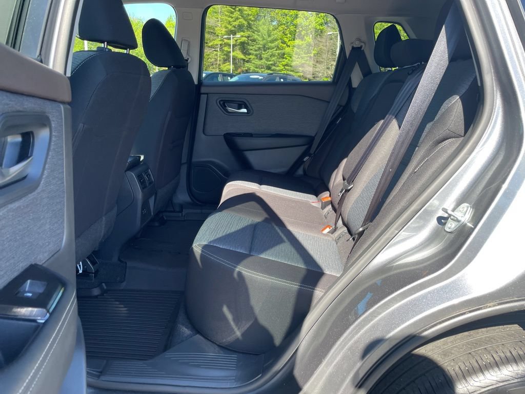 Used 2023 Nissan Rogue SV AWD/4WD image 27