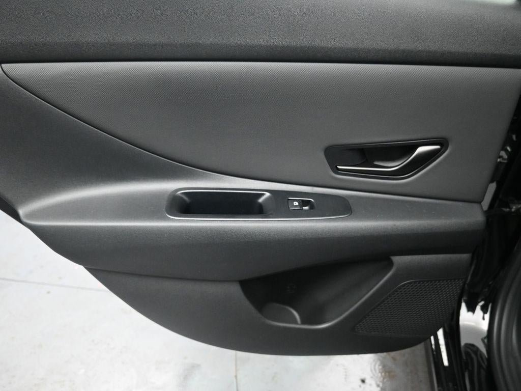 New 2026 Hyundai Elantra SEL FWD image 23