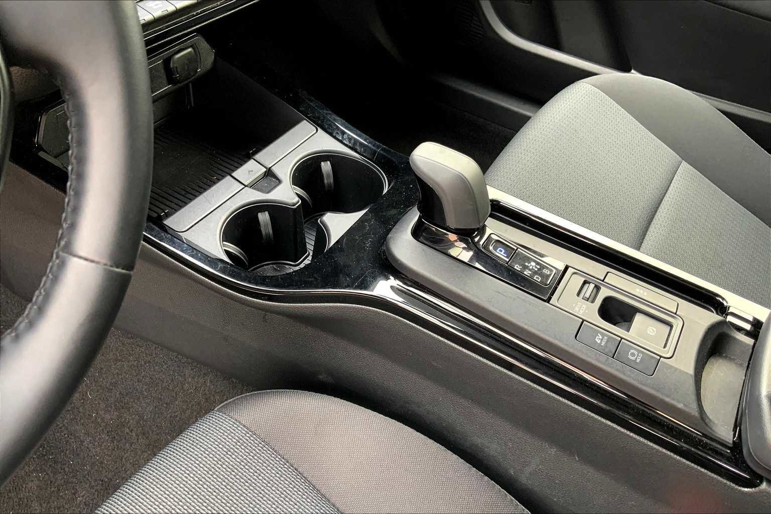 Used 2024 Toyota Prius XLE image 31