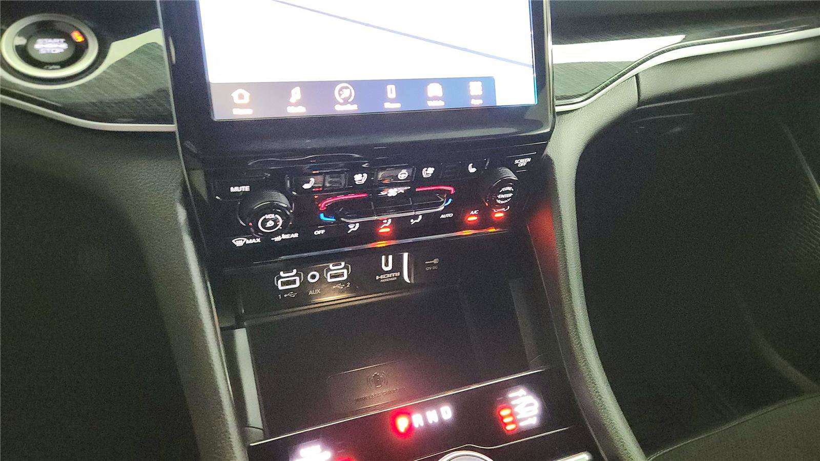 Used 2024 Jeep Grand Cherokee Trailhawk w/ Luxury Tech Group III image 36