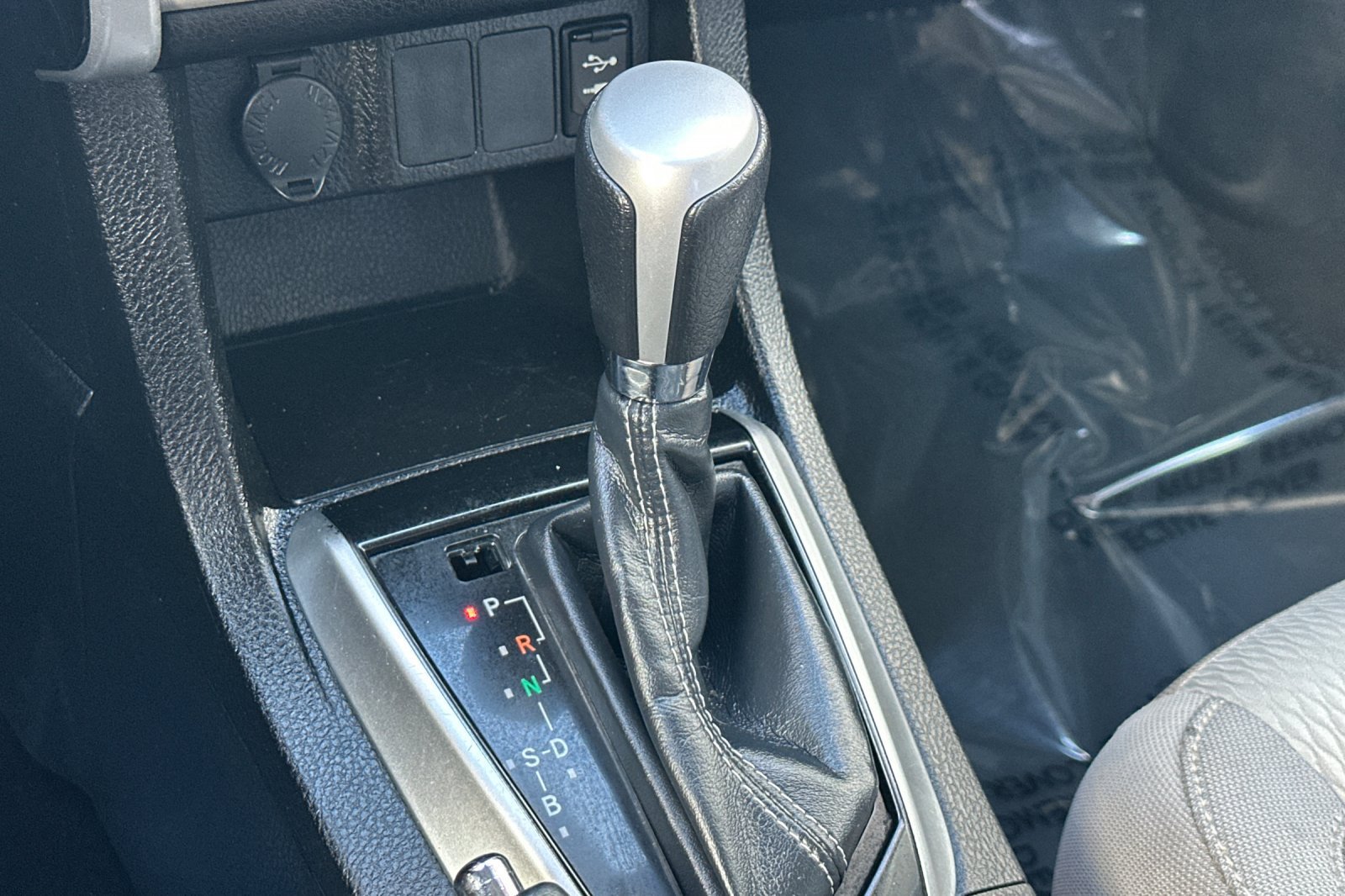 Used 2019 Toyota Corolla LE w/ Carpet Mat Package (TMS) FWD image 21