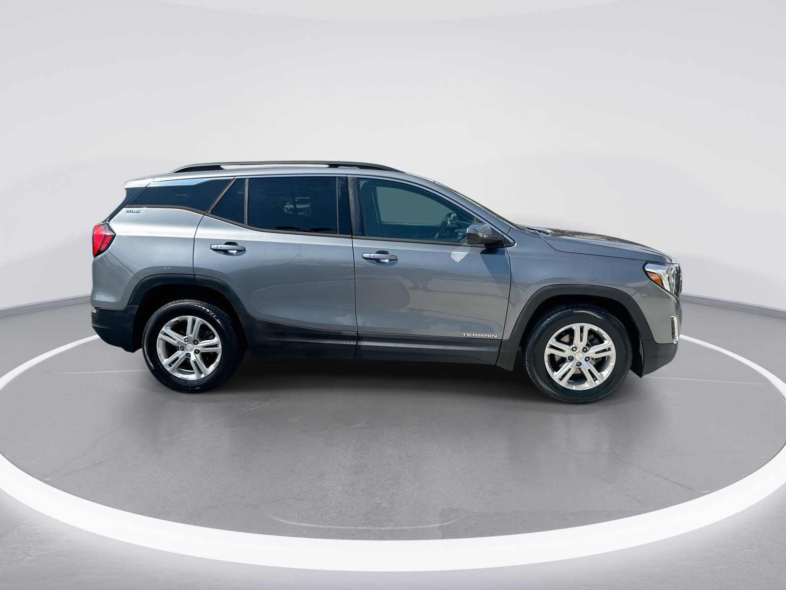 Used 2019 GMC Terrain SLE w/ Driver Convenience Package FWD image 10