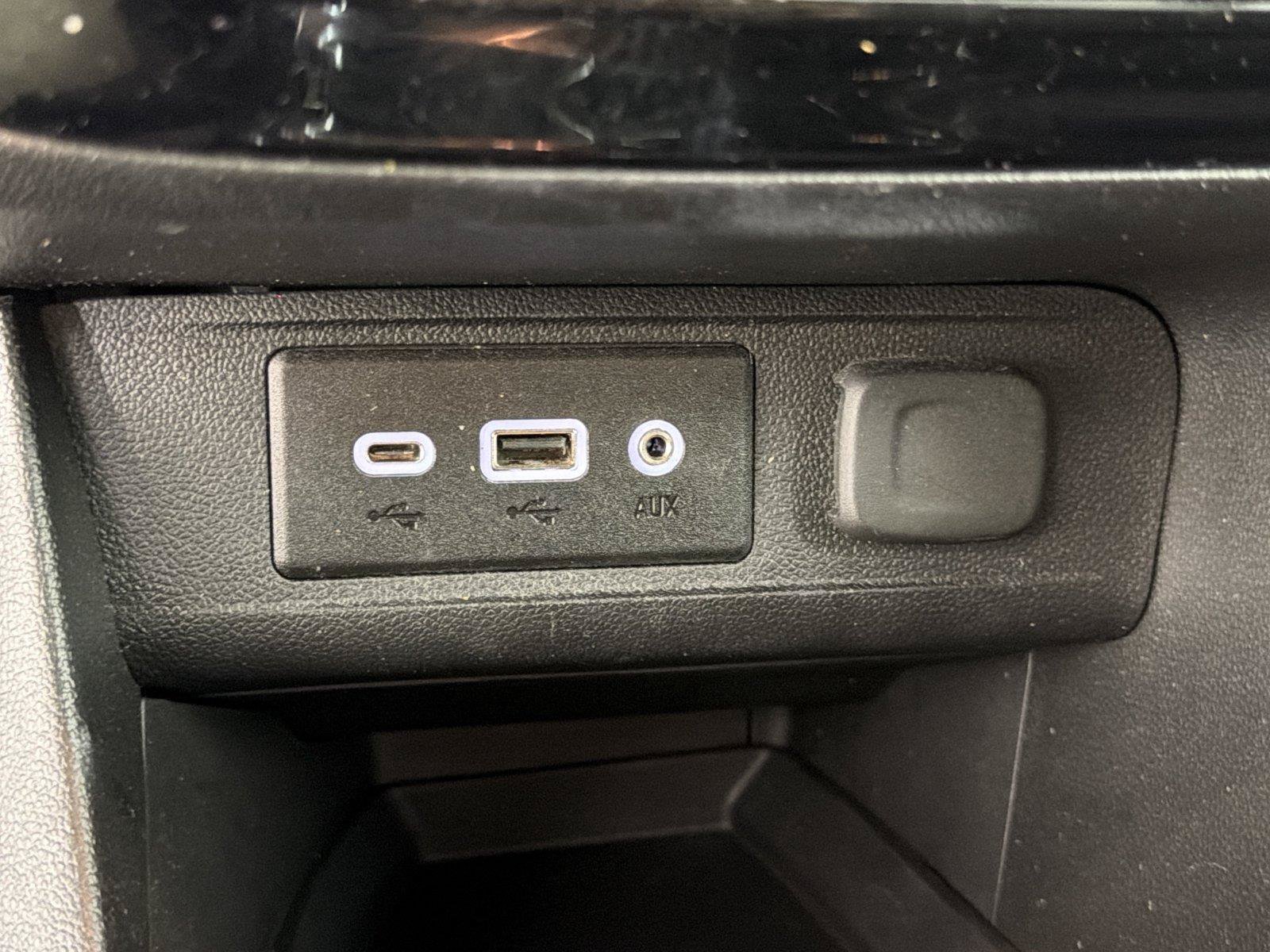 Used 2020 Buick Encore GX Select FWD image 29