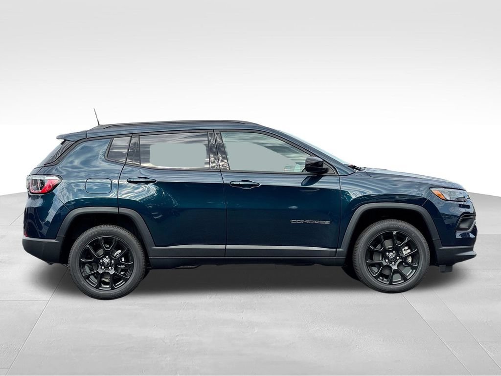 New 2026 Jeep Compass Latitude AWD/4WD image 8