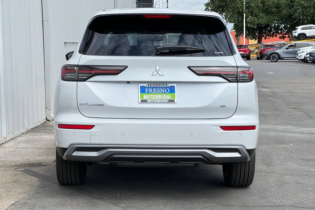 New 2026 Mitsubishi Outlander SE AWD/4WD image 6