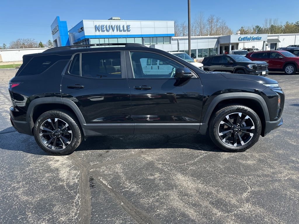 Used 2025 Chevrolet Equinox RS w/ Safety and Technology Package image 2