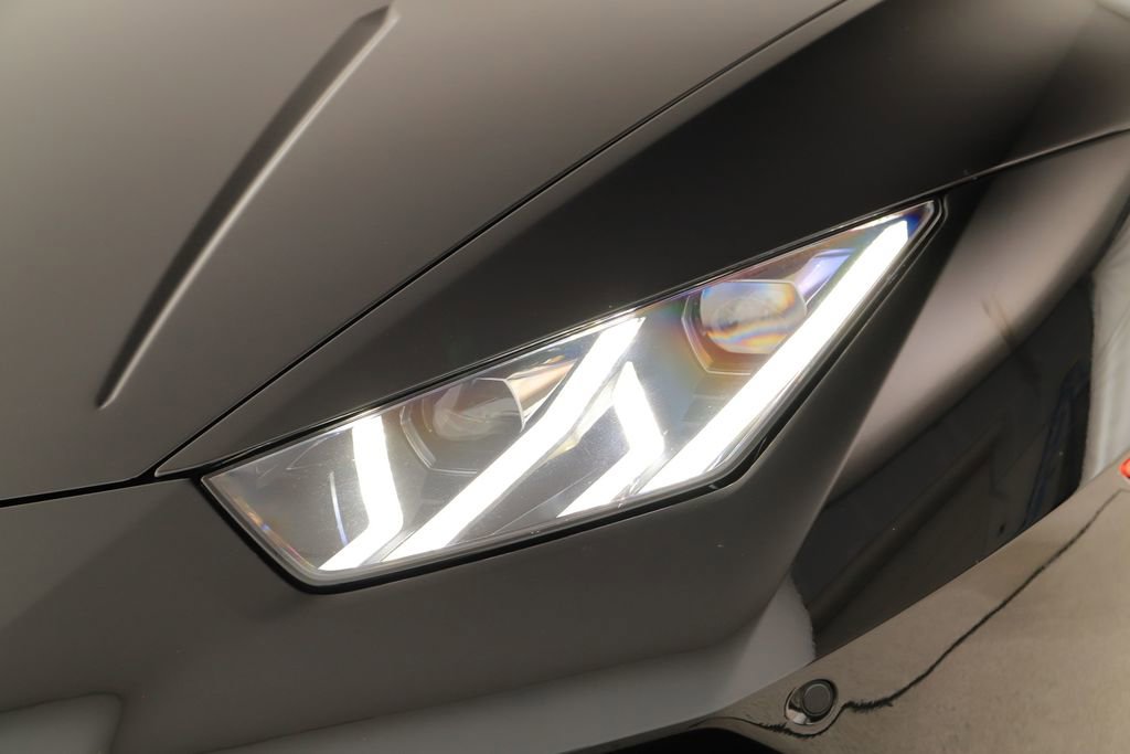 Used 2023 Lamborghini Huracan EVO RWD image 42