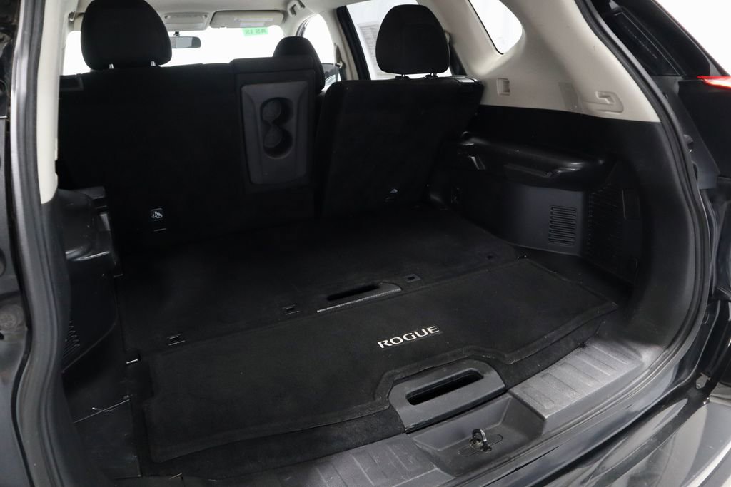 Used 2018 Nissan Rogue SV image 14