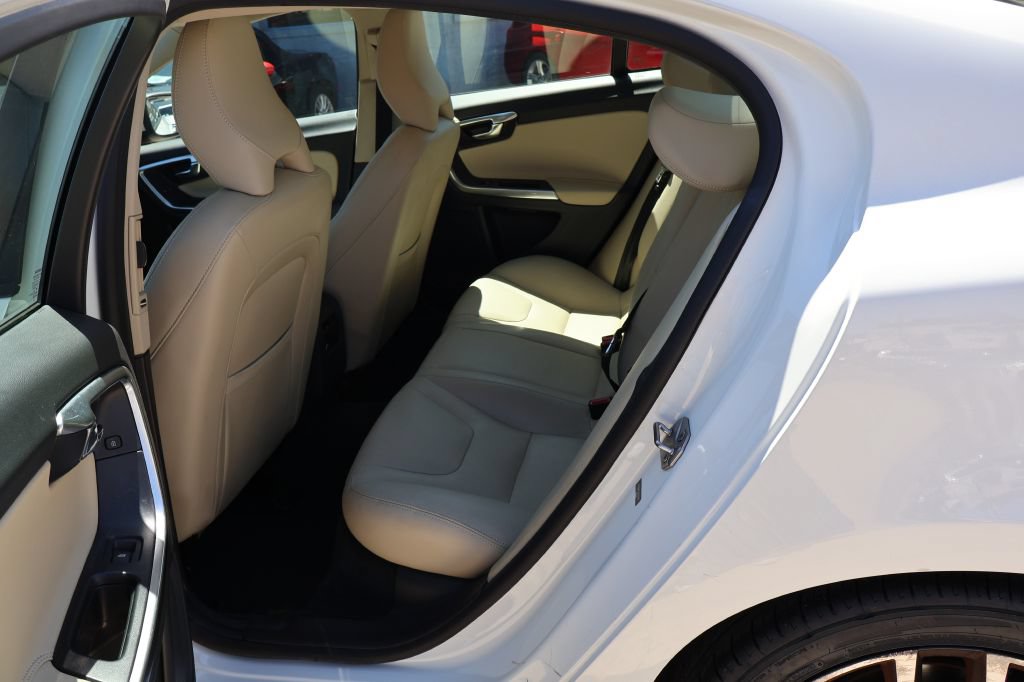 Used 2017 Volvo S60 T5 Dynamic FWD image 23