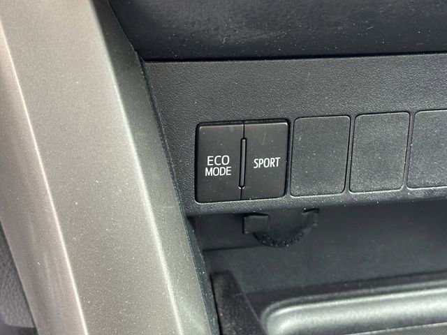 Used 2018 Toyota RAV4 XLE AWD/4WD image 20
