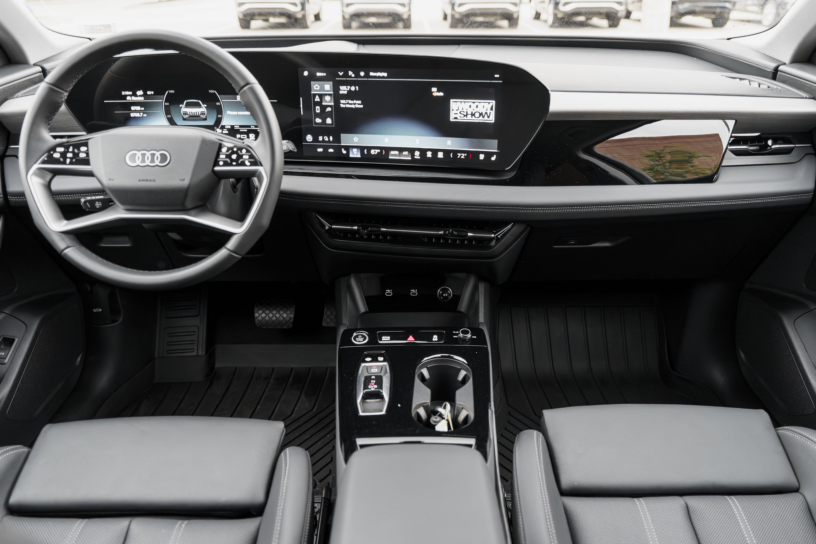 Used 2025 Audi Q6 e-tron Premium Plus w/ Premium Plus AWD/4WD image 8