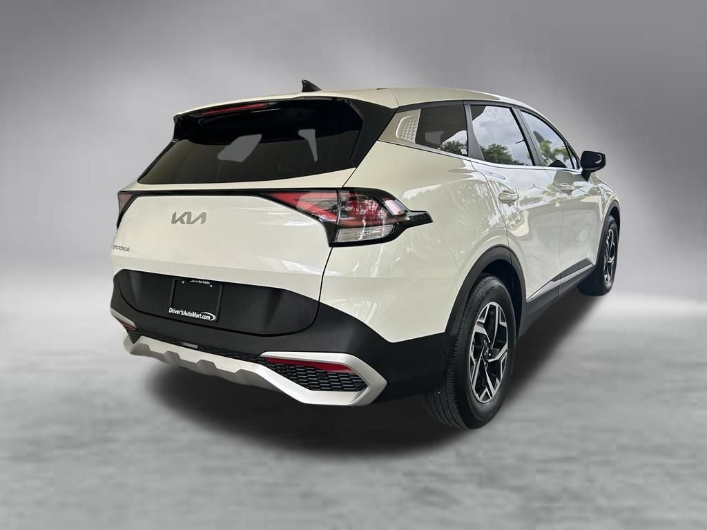 Used 2024 Kia Sportage LX FWD image 3