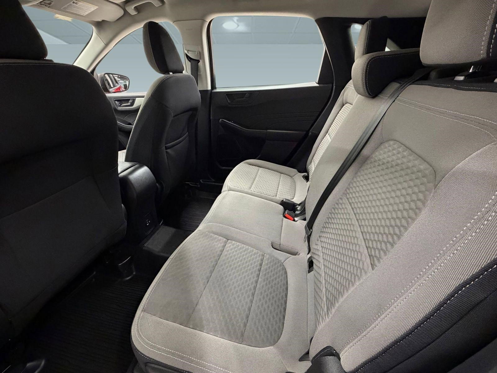 Used 2022 Ford Escape SE image 20
